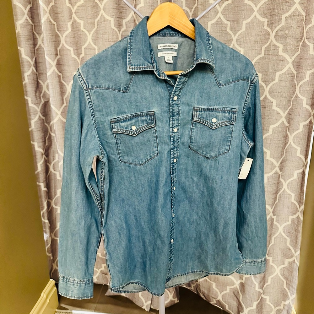 316 Amazon Essentials Light Blue Denim Shirt